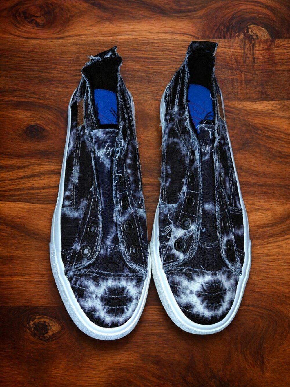 Blowfish Malibu NWT 8.5M Black Mineral Wash Play Comfort Sneakers